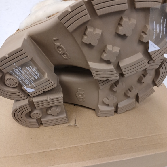 NWT UGG Tan and Cream Winter Boots - Picture 6 of 9